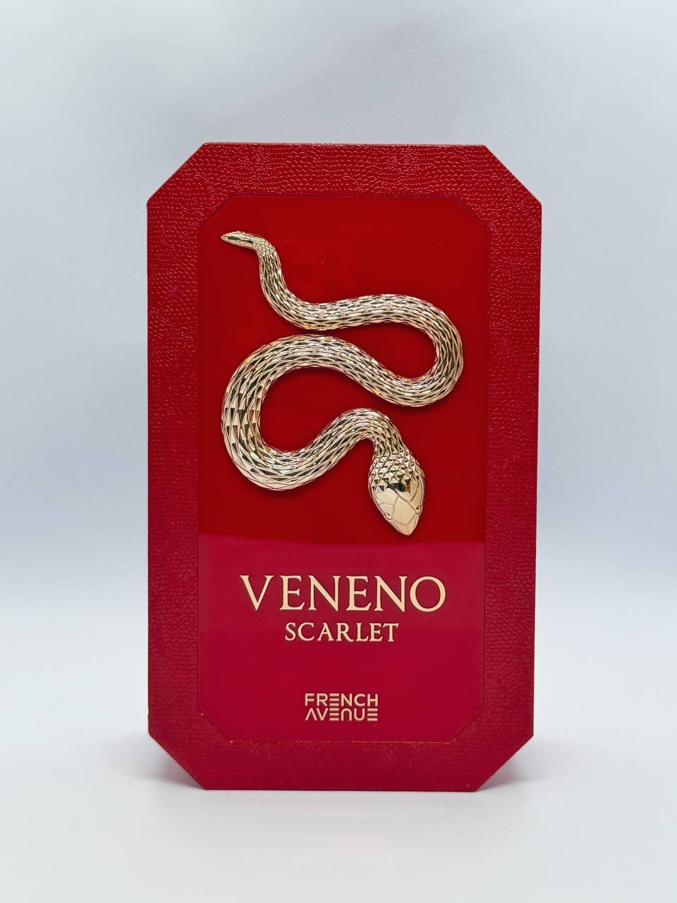 Veneno Scarlet – French Avenue (Unisex)