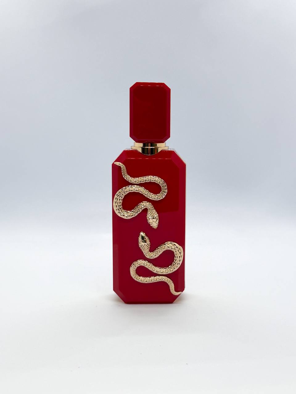 Veneno Scarlet – French Avenue (Unisex)